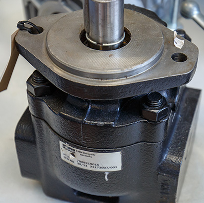 Hydraulic pumps and motors